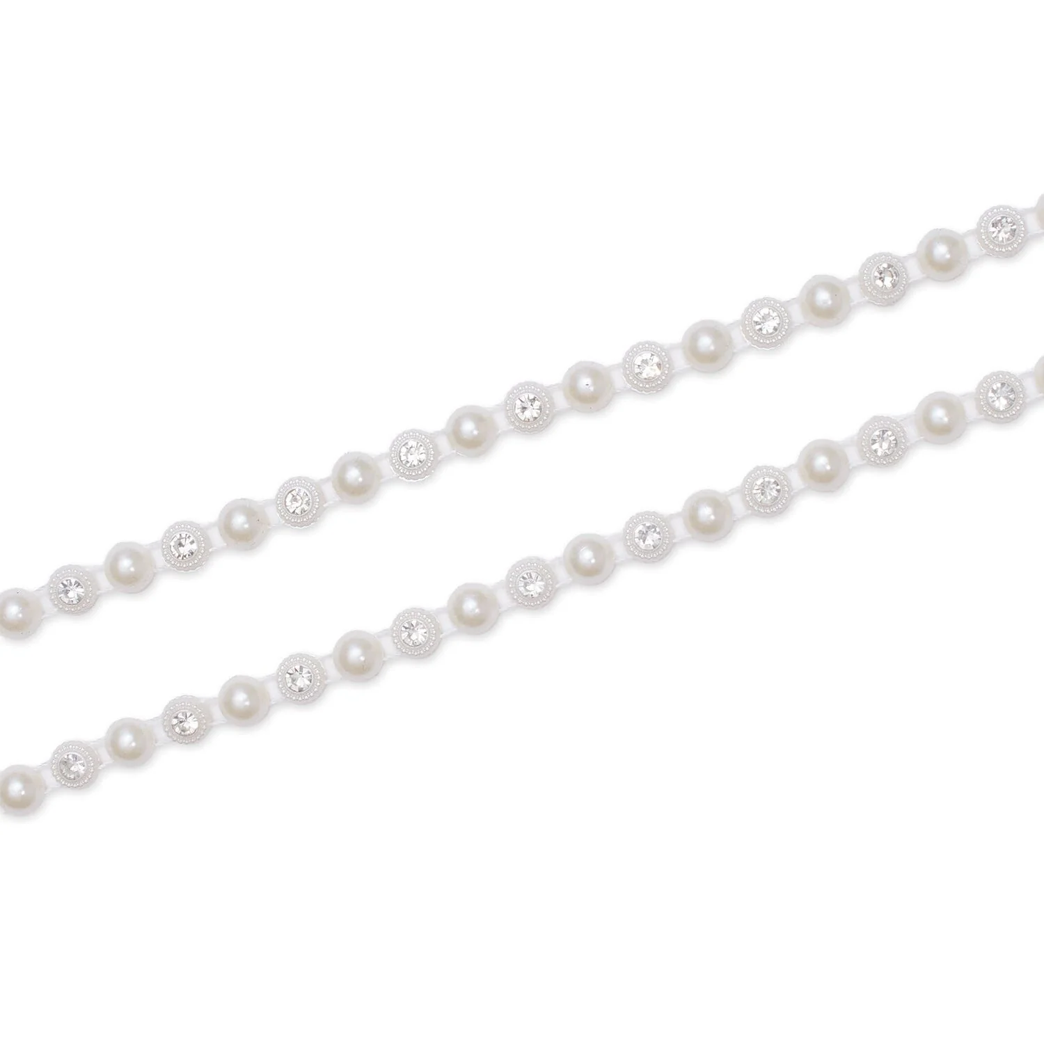5/16 Inch Pearly Diamond Rhinestone Medallion Chain Trim (10 Yards)